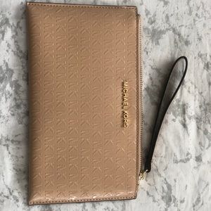 Michael Kors wristlet